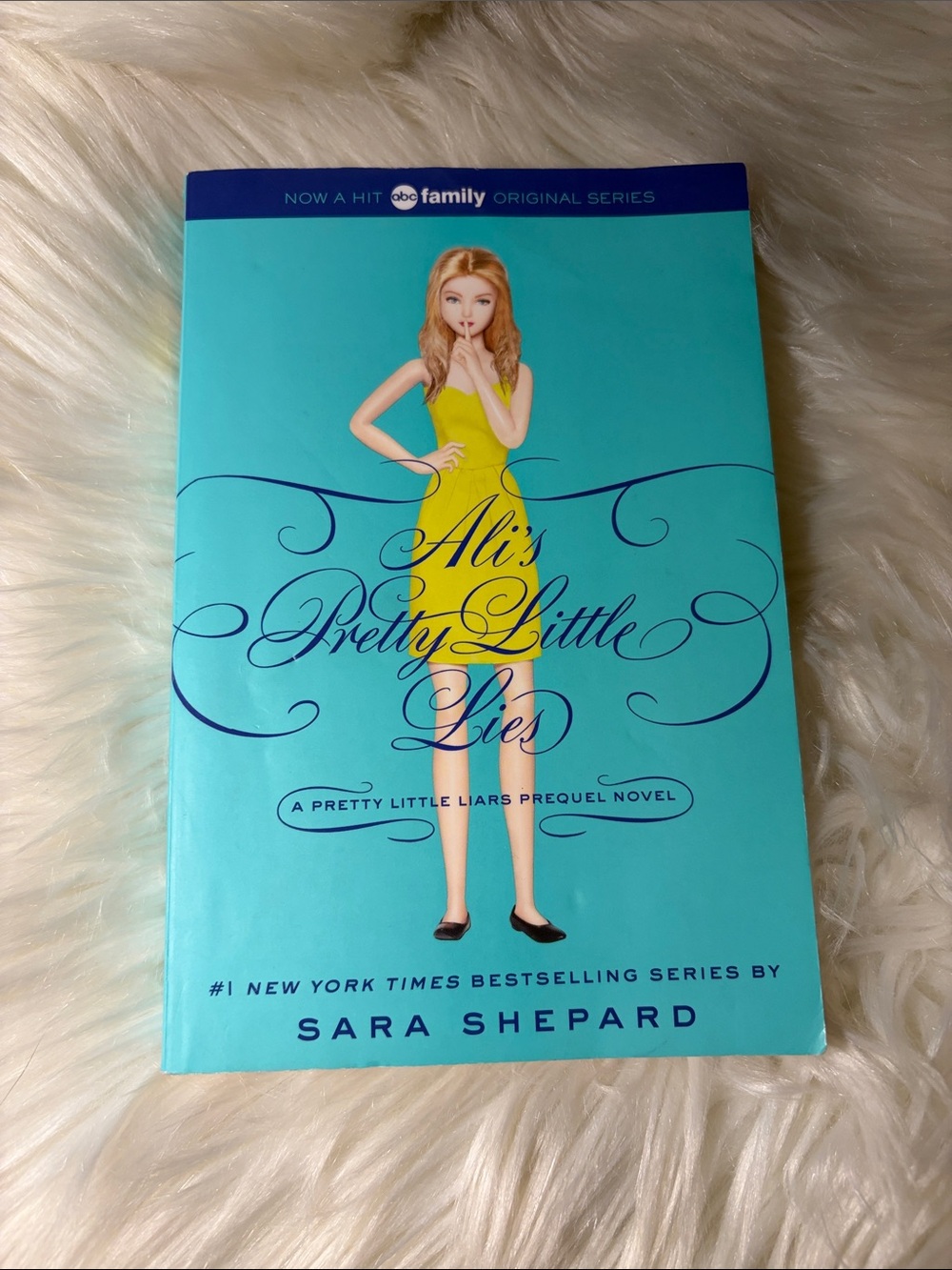 📚 3 for $15 📚 Ali’s Pretty Little Lies Novel – Yellow Dress Cover Edition by